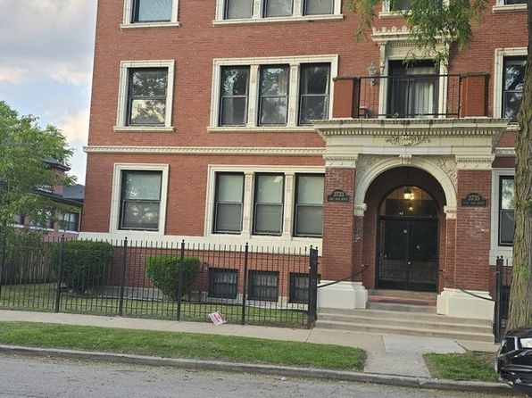 3733 S Lake Park Ave #1, Chicago, IL 60653