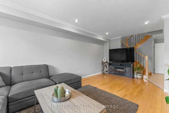 房产图片 10 - 42 Meadow Wood Cres