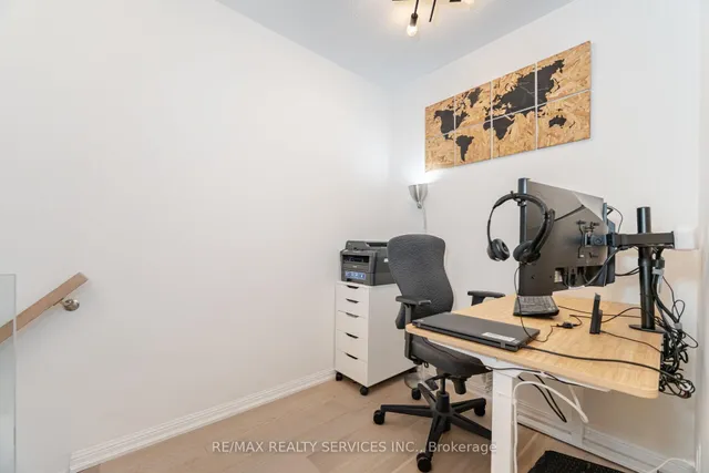 Additional image 25 of 900 Brassard Circ