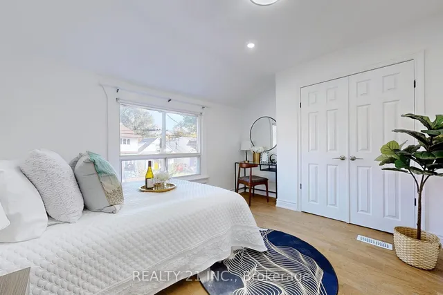 Additional image 23 of 92 King Edward Ave Ave