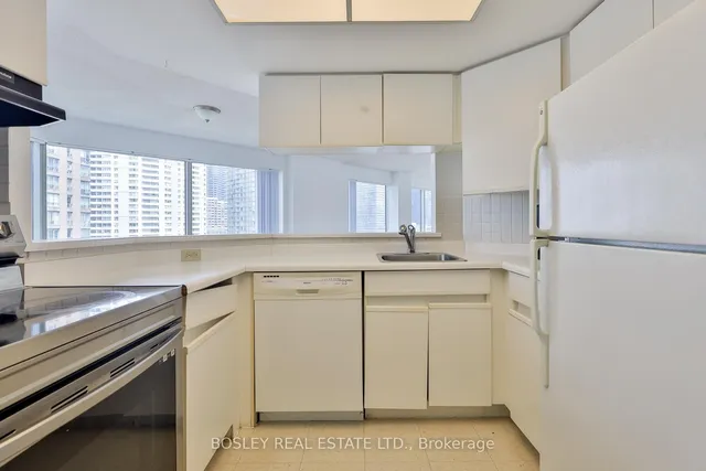 Additional image 16 of 1001 Bay St Unit 1304