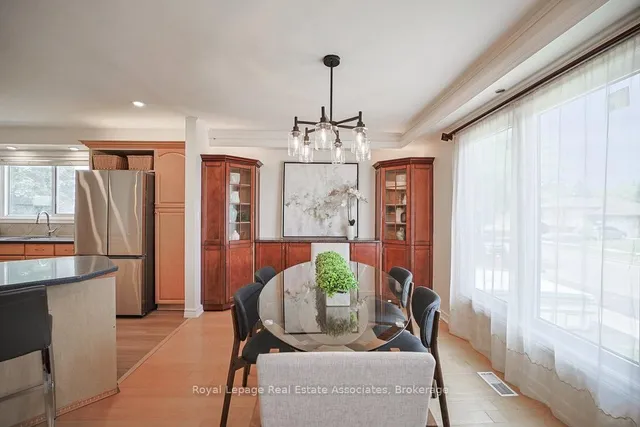 房产图片 9 - 3143 Michael Cres