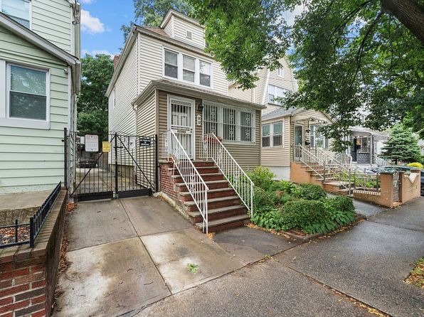 2633 94th St, Flushing, NY 11369