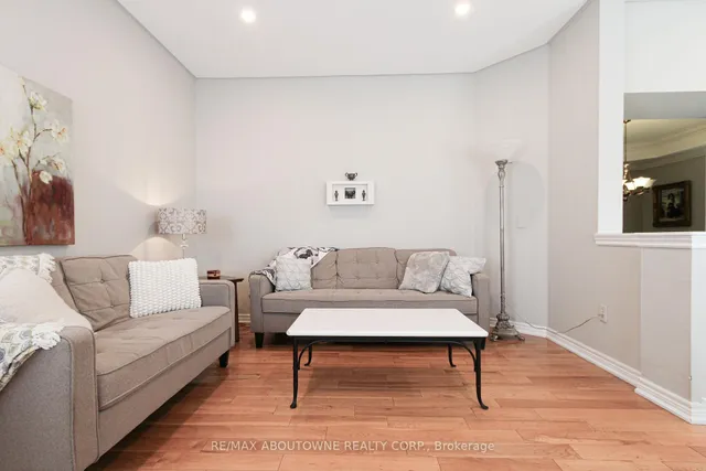 Additional image 13 of 160 Paris St