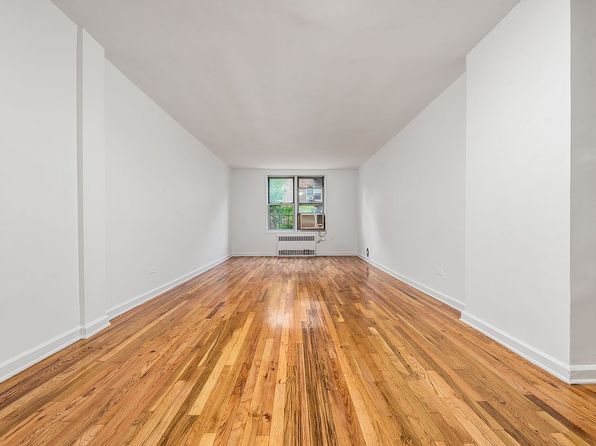 6730 Clyde St, Flushing, NY