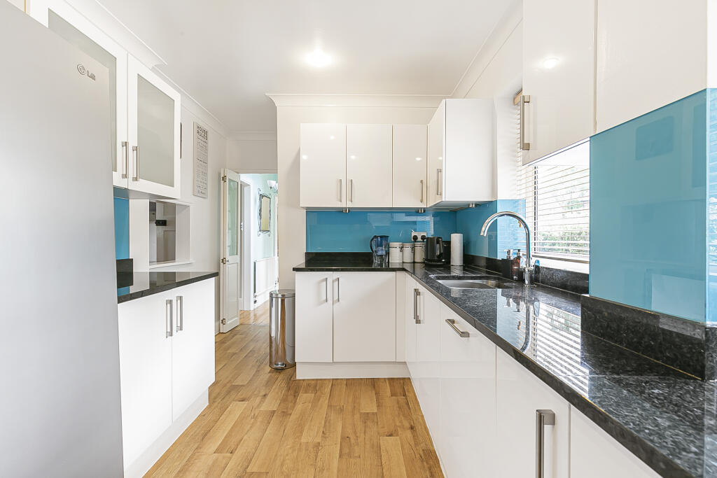 Additional image 4 of Canonsfield, Welwyn, Hertfordshire, AL6