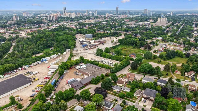 Additional image 40 of 854 Guelph St