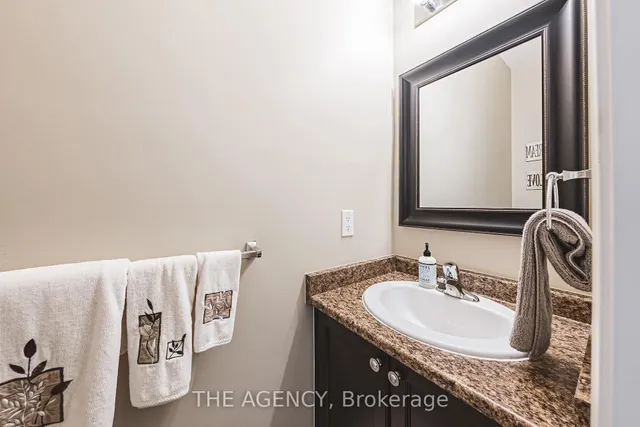 房产图片 17 - 170 Palacebeach Tr 单元 14