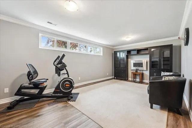 Additional image 23 of 34 Strathcona Cres