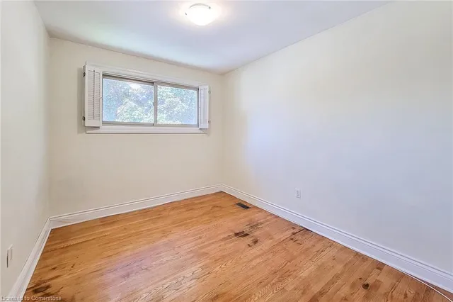 Additional image 31 of 35 Cloke Crt