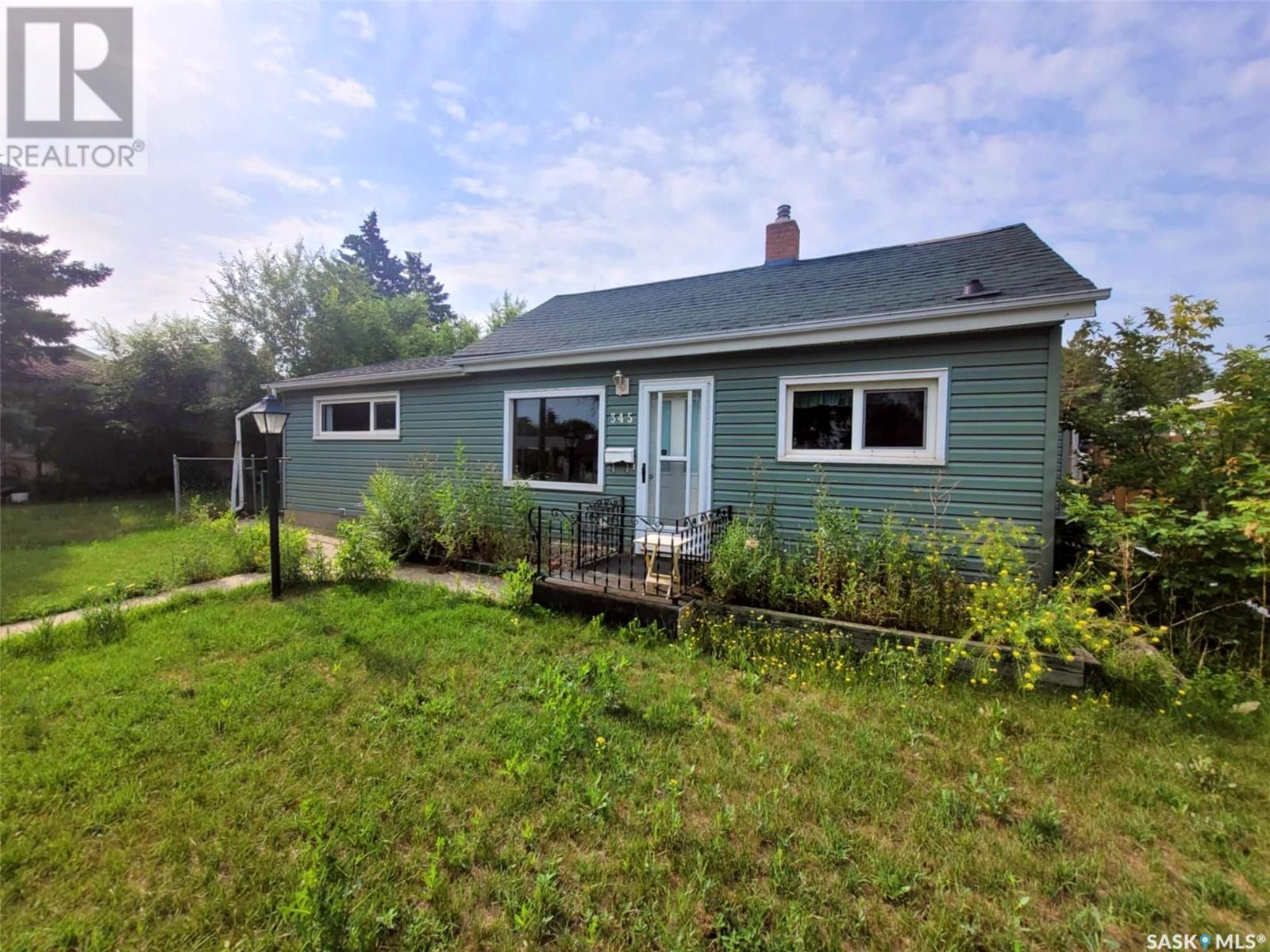 Property image for 345 Iroquois STREET W|Moose Jaw, Saskatchewan S6H5B1