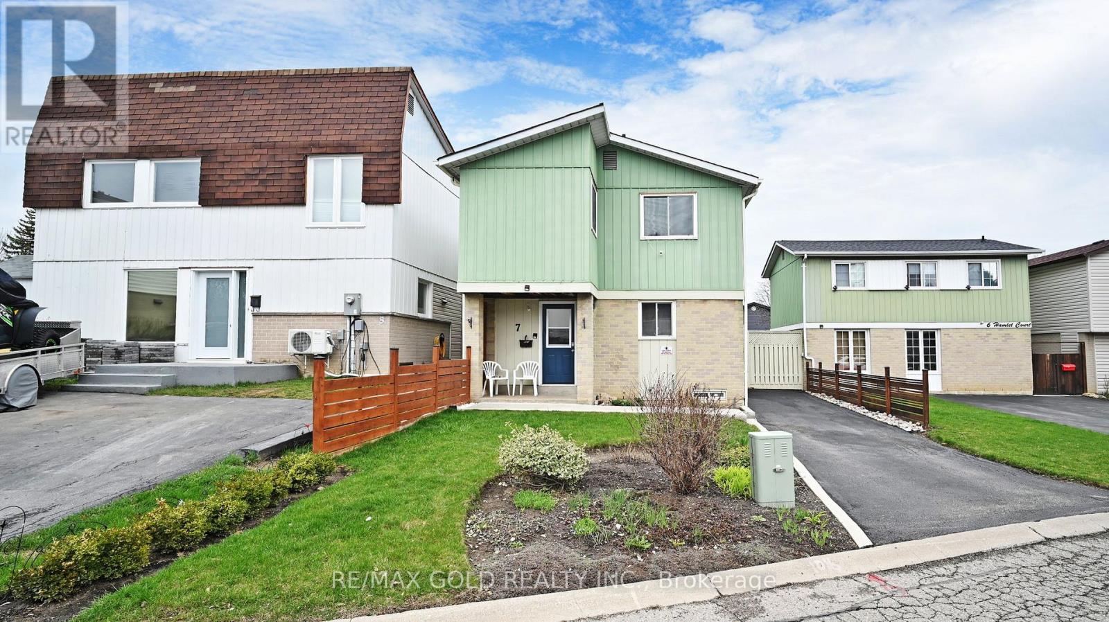 Property image for 7 HAMLET COURT|Brampton (Central Park), Ontario L6S1X5