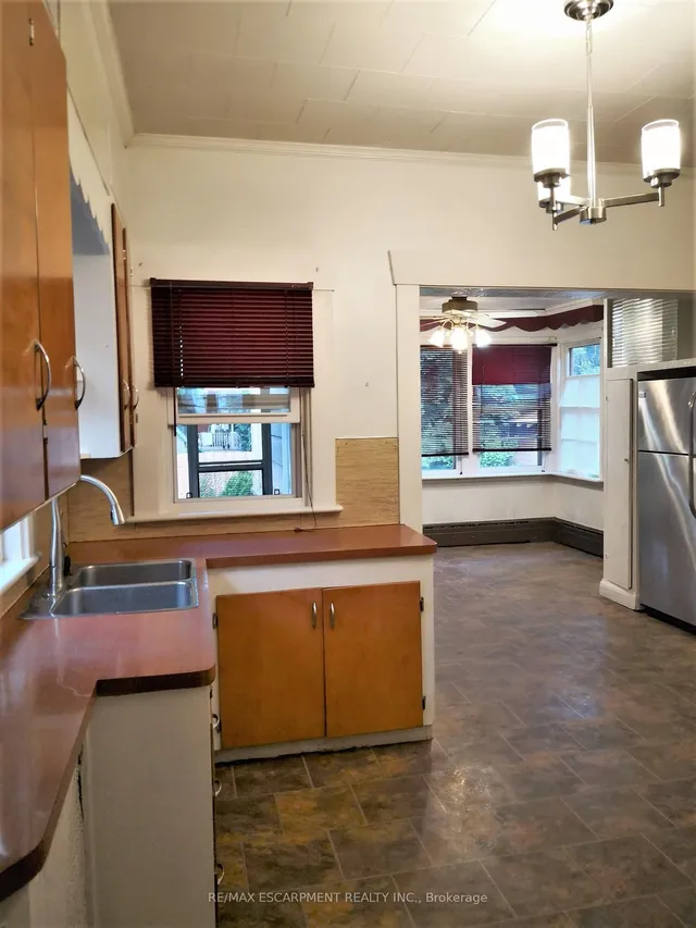 Additional image 14 of 167 BALMORAL Ave