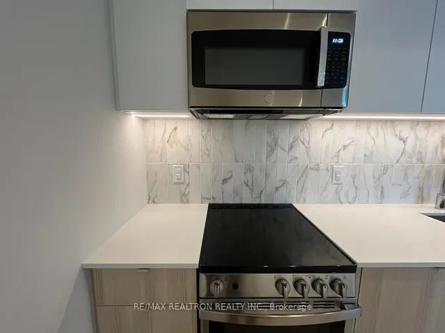 Additional image 10 of 500 Dupont St Unit 301