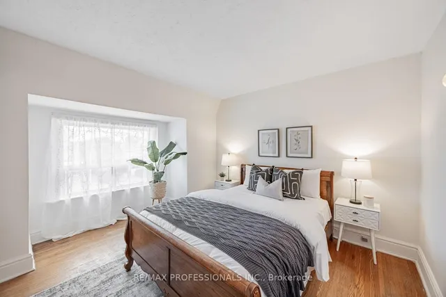 Additional image 14 of 2398 St Clair Ave