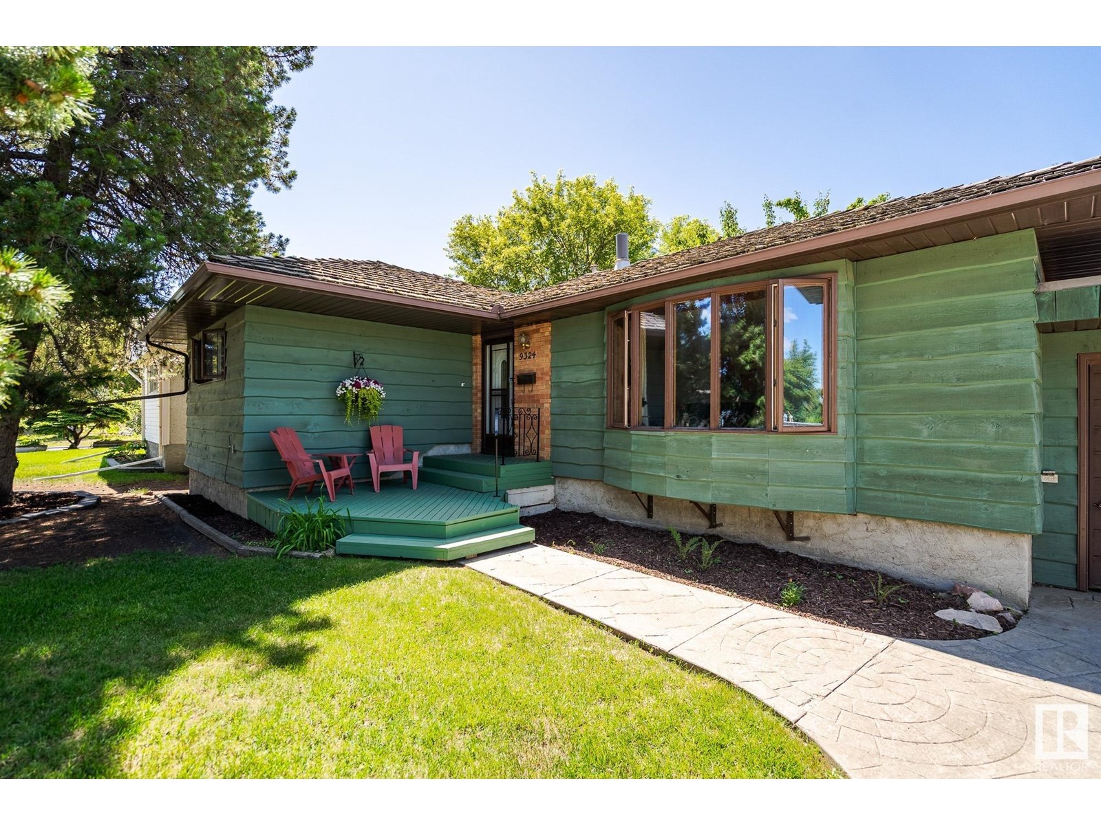 9324 74 ST NW|Edmonton, Alberta T6B2B4