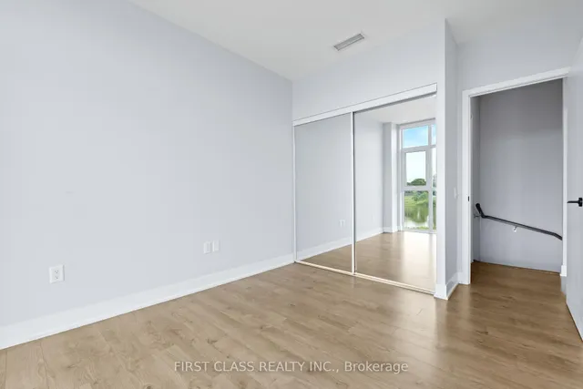 Additional image 31 of 60 George Butchart Dr Unit 107