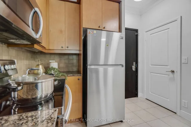 Additional image 19 of 80 Absolute Ave Unit 106