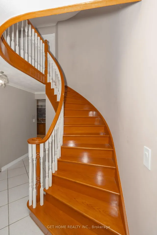 Additional image 12 of 111 AUBREY Ave