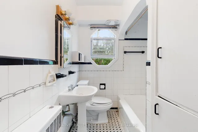 Additional image 30 of 15 Warwick Ave Unit 3