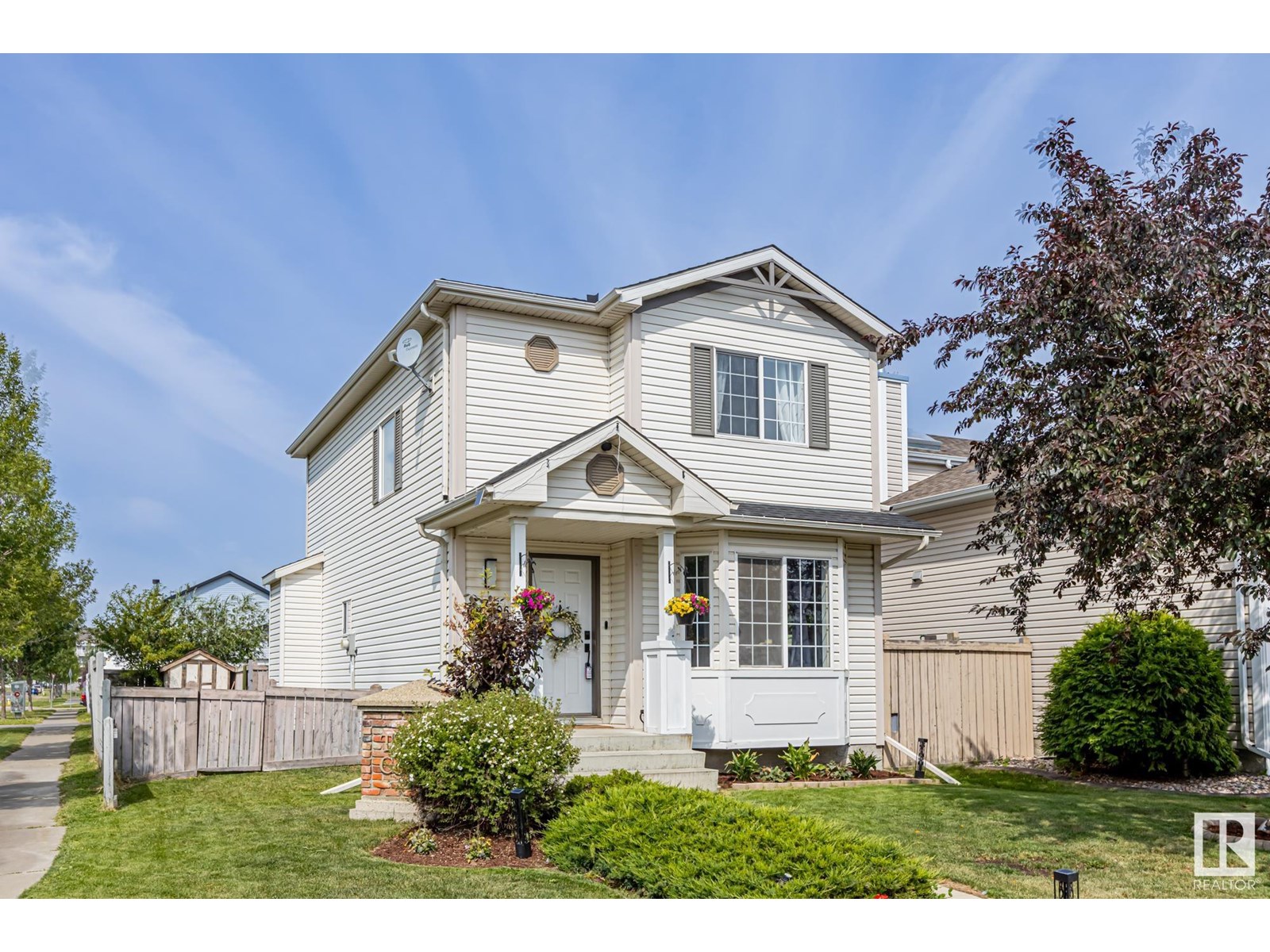 15006 135A ST NW|Edmonton, Alberta T6V1N1