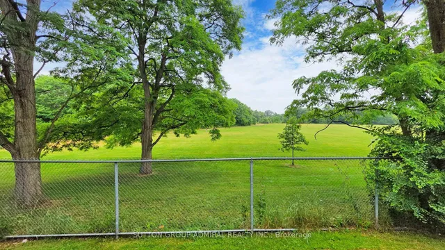 房产图片 36 - 22 Tandridge Cres 单元 812