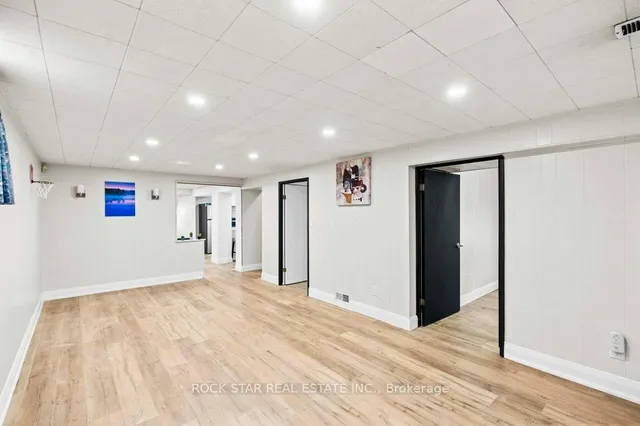 Additional image 30 of 25 Greeningdon Dr