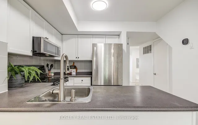 Additional image 10 of 18 Laidlaw St Unit 1018