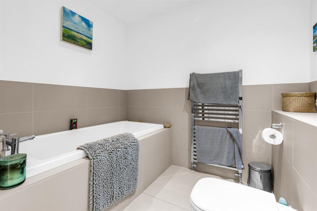 Additional image 15 of Burnham Green Road, Welwyn