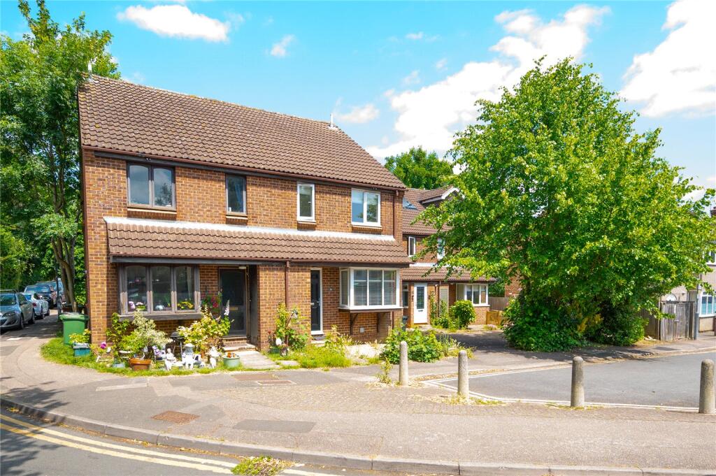 Additional image 10 of Wynchlands Crescent, St. Albans, Hertfordshire