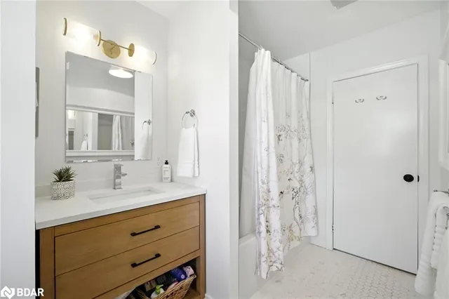 Additional image 25 of 247 Elmhurst Cres