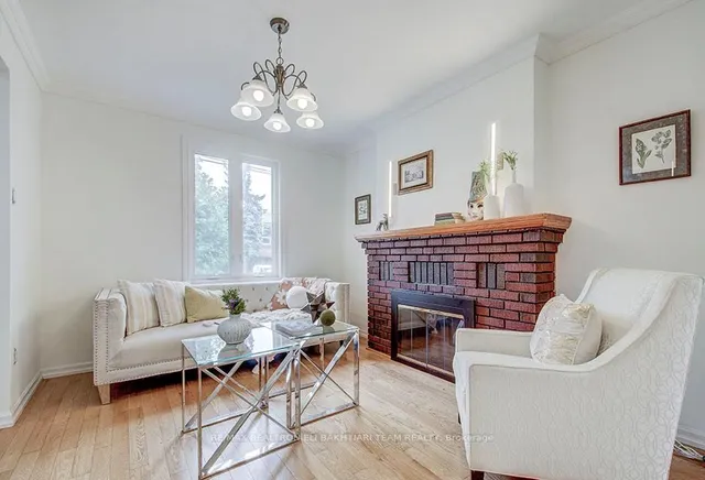 Additional image 26 of 29 Roseland Dr