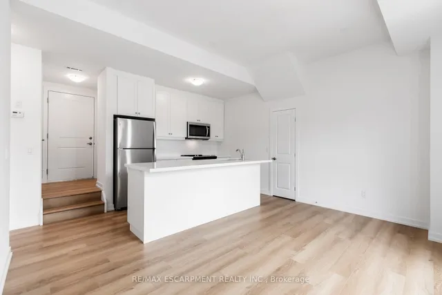 Additional image 4 of 249 Burke St