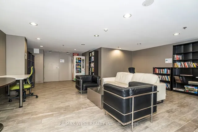 Additional image 25 of 816 Lansdowne Ave Unit 209