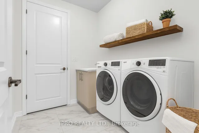 Additional image 39 of 372 Bergamot Ave