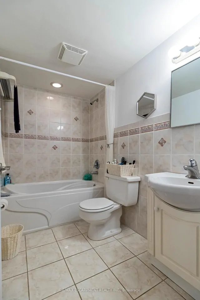 房产图片 22 - 8 Woodman Dr 单元805