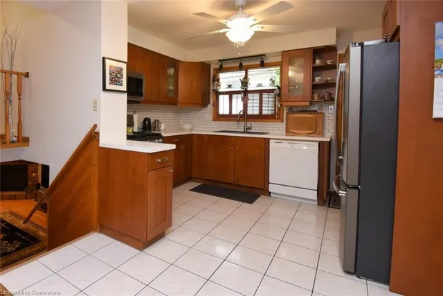 Additional image 21 of 2 Lobo Crt