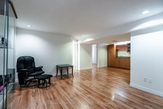 Additional image 30 of 200 SIRENTE Dr