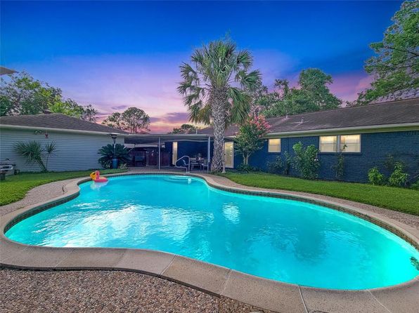 5439 Loch Lomond Dr, Houston, TX 77096