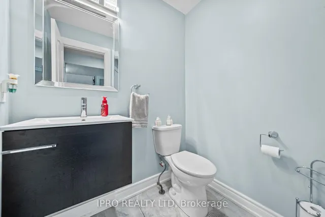 Additional image 33 of 14 Saddleback Sq