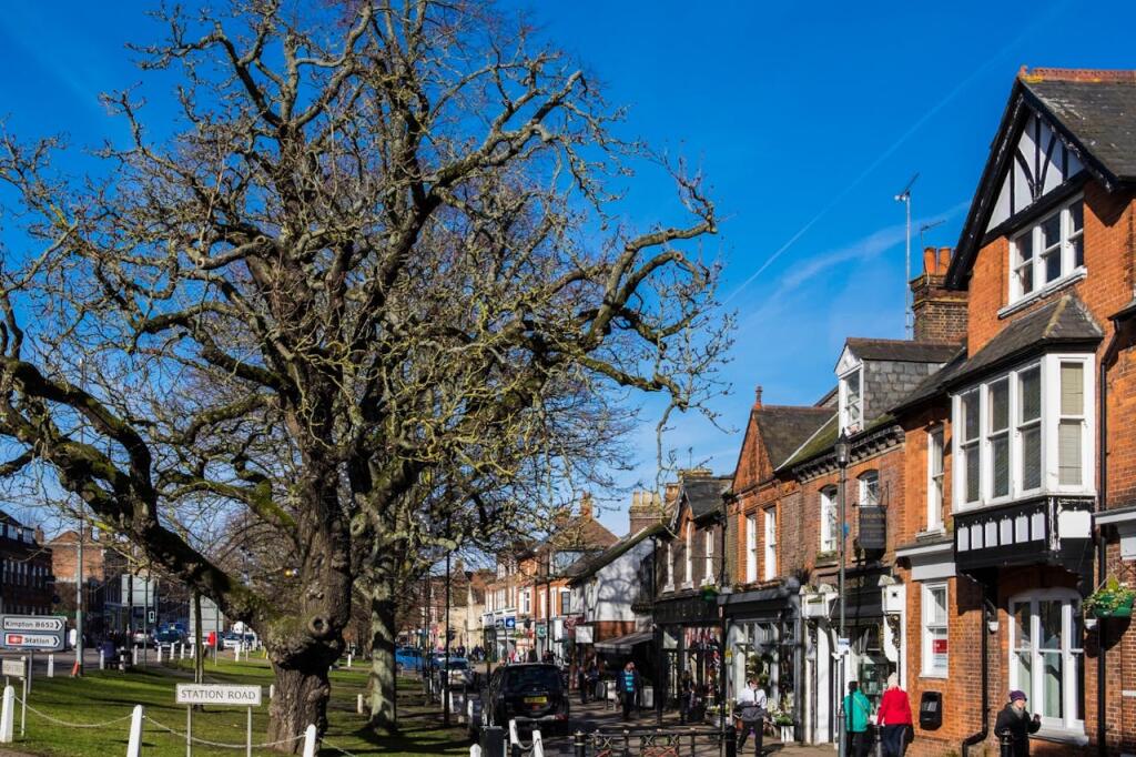 Additional image 2 of 1 High Street, Harpenden, AL5 2RT