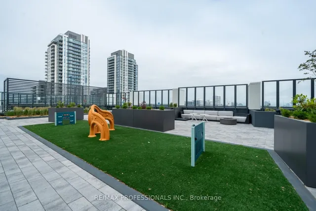Additional image 26 of 36 Zorra St Unit 305