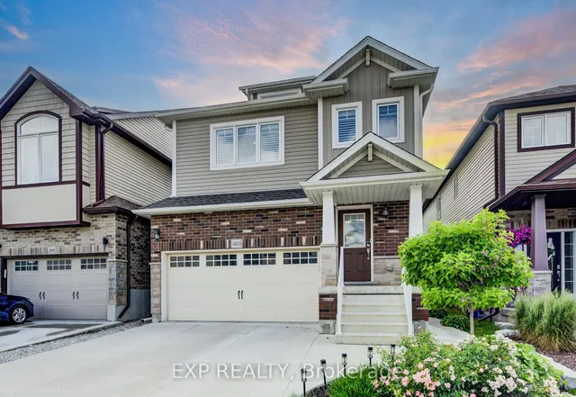 403 Moorlands Cres