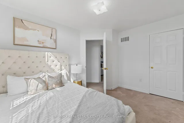 Additional image 37 of 27 Percy Gate