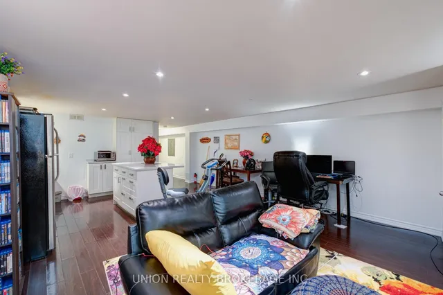 Additional image 15 of 11 Bonfield Ave