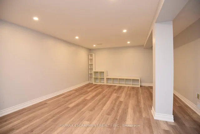 Additional image 40 of 459 Woodview Rd Unit 4