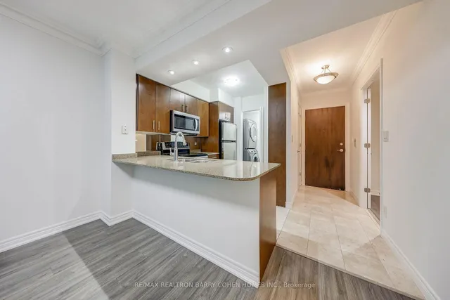 Additional image 15 of 38 William Carson Cres Unit 115