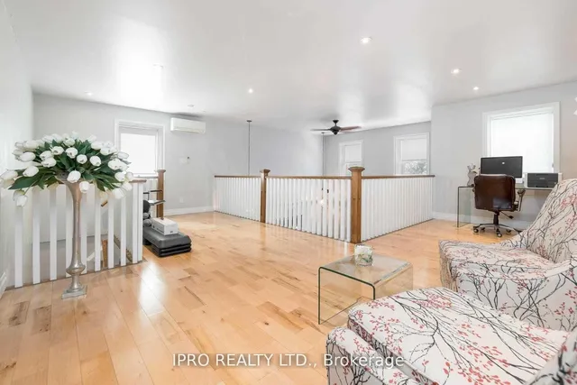 Additional image 23 of 18 Sunset Blvd