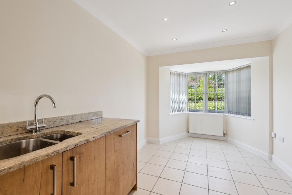 Additional image 3 of Parkway, Welwyn Garden City, Hertfordshire, AL8 6JD