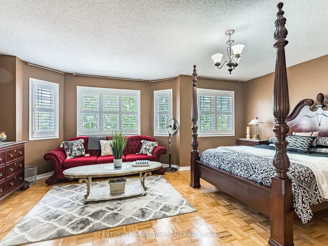 Additional image 18 of 38 Bottlebrush Dr